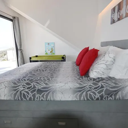 Emilia Villa *